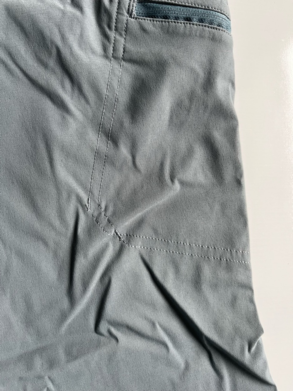 NWT Eddie Bauer “Rainier” Straight Leg outdoor pants - Picture 4 of 8
